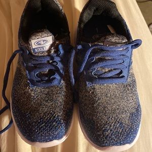 Boys size 1 Athletics “Kool Knit” shoes